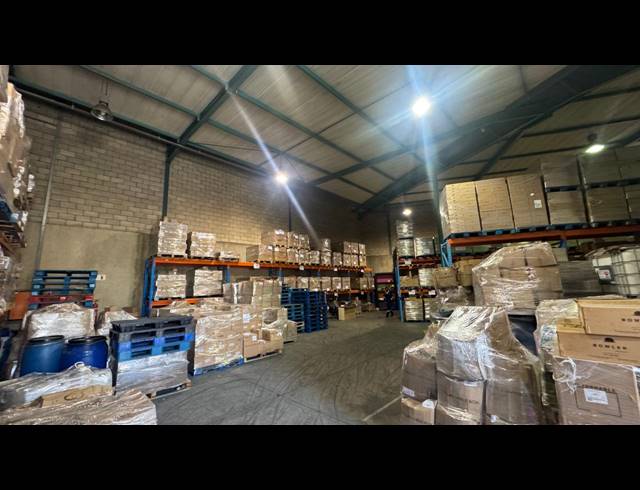 760M² WAREHOUSE TO LET IN LINBRO PARK